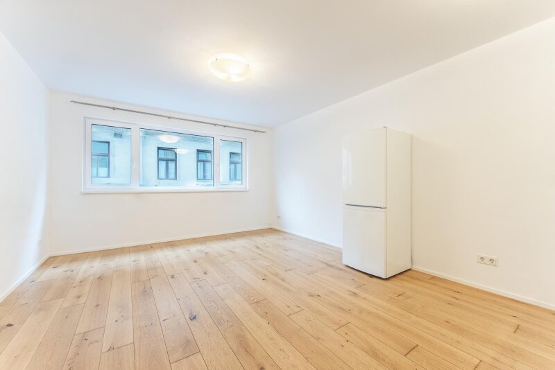 Hinreißende straßenseitige Erdgeschoß-Garconniere nahe Westbahnhof zu vermieten!