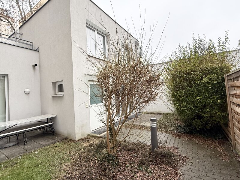 Tolle Lage - Wohnbüro mit Garten/Nähe U6