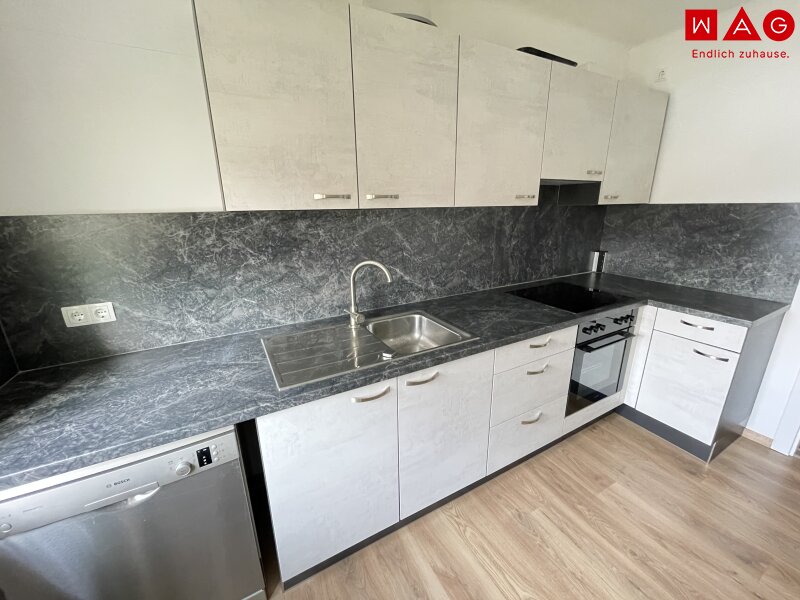 Einladende 3-Zimmerwohnung mit Küche und großer Loggia, zentrumsnah!