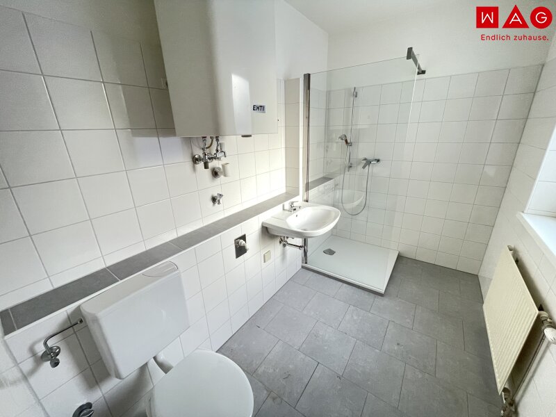 Schnäppchen! Super Singlewohnung mit Balkon, Carport oder Parkplatz!