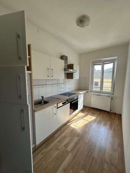 gepflegte 4-Zimmer-Wohnung mit Balkon nahe Horn