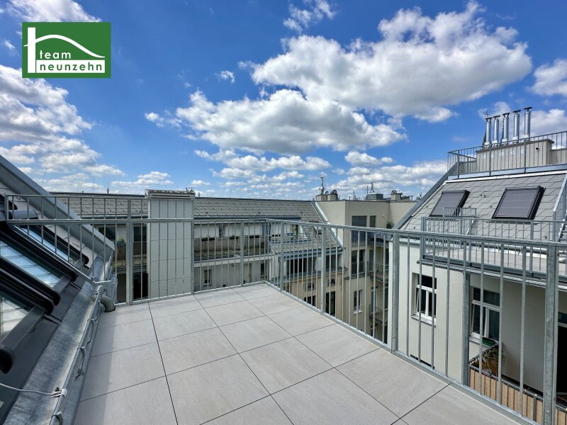 Moderne 2-Zimmer Dachgeschosswohnung mit Klimaanlage, Einbauküche und Terrasse - ab 15.04. beziehbar!