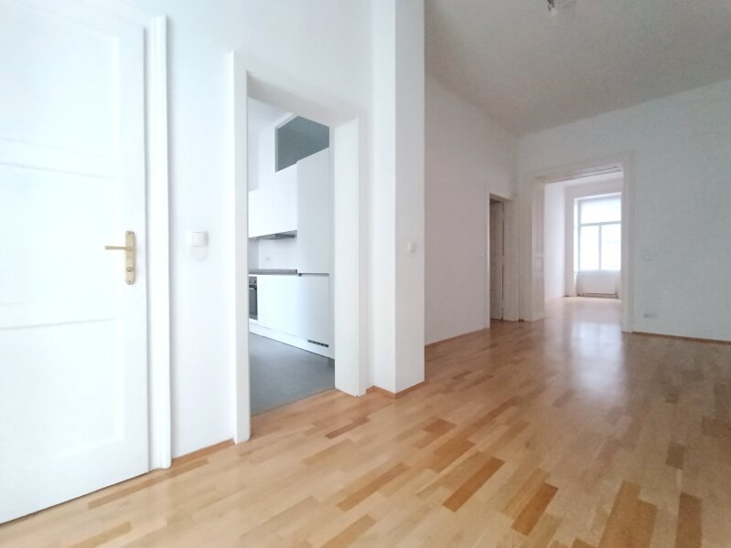 Großzügige 3-Zimmer Wohnung mit Altbaucharme & Freifläche! Nähe U4 Margaretengürtel & Pilgramgasse! Unbefristet!