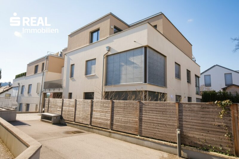 Hochwertige DG-Wohnung in Gießhübl mit 2 Terrassen in ruhiger Lage zu mieten!