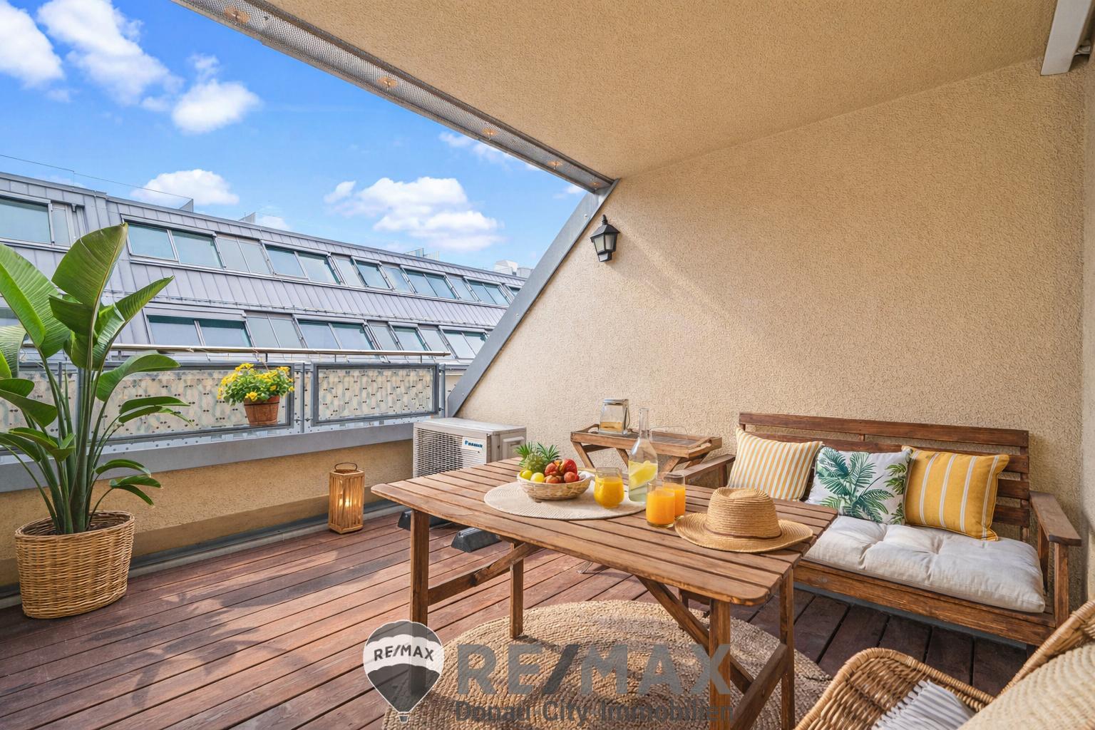 "TOP LAGE-Dachgeschoss--Loggia -Wollzeile-Warmwasser und Heizung"