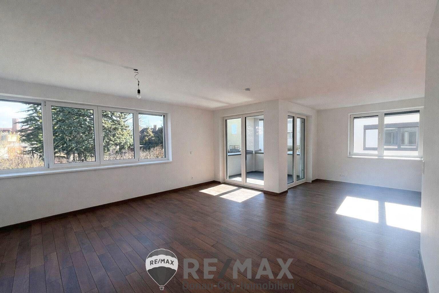 "Wohnung mit Balkon und Parkplatz"