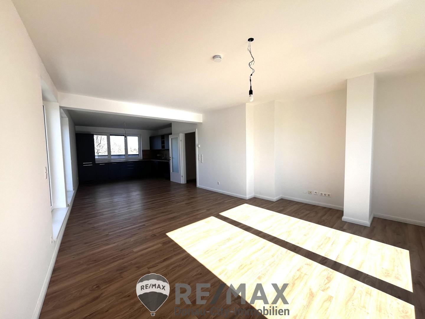 "Wohnung mit Terrasse und Parkplatz"