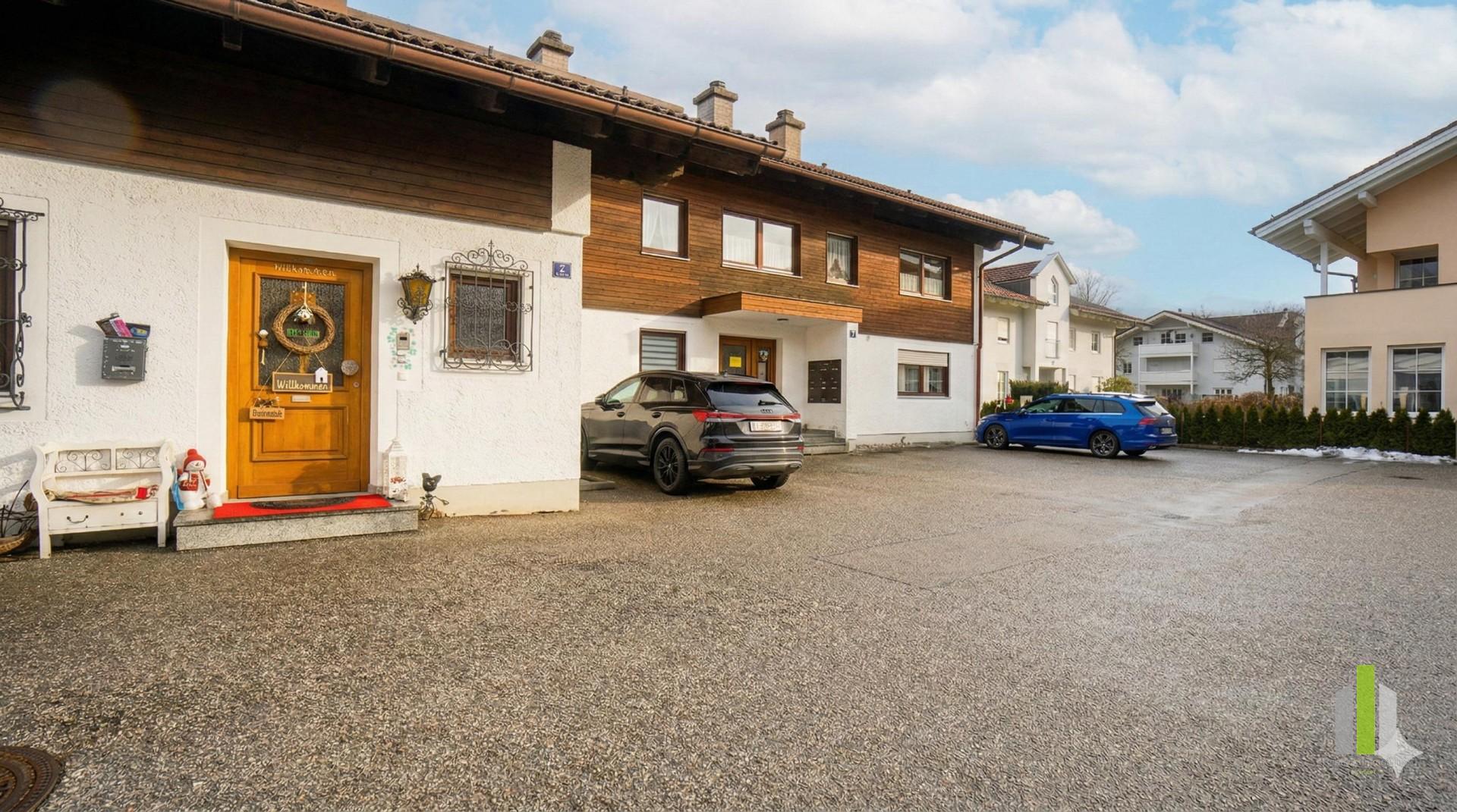 Charmante Dachgeschosswohnung: Ihr neues Zuhause vor den Toren Salzburgs / Piding DE