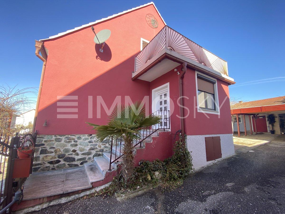 Attraktives Wohnhaus mit Keller und Nebengebäude!