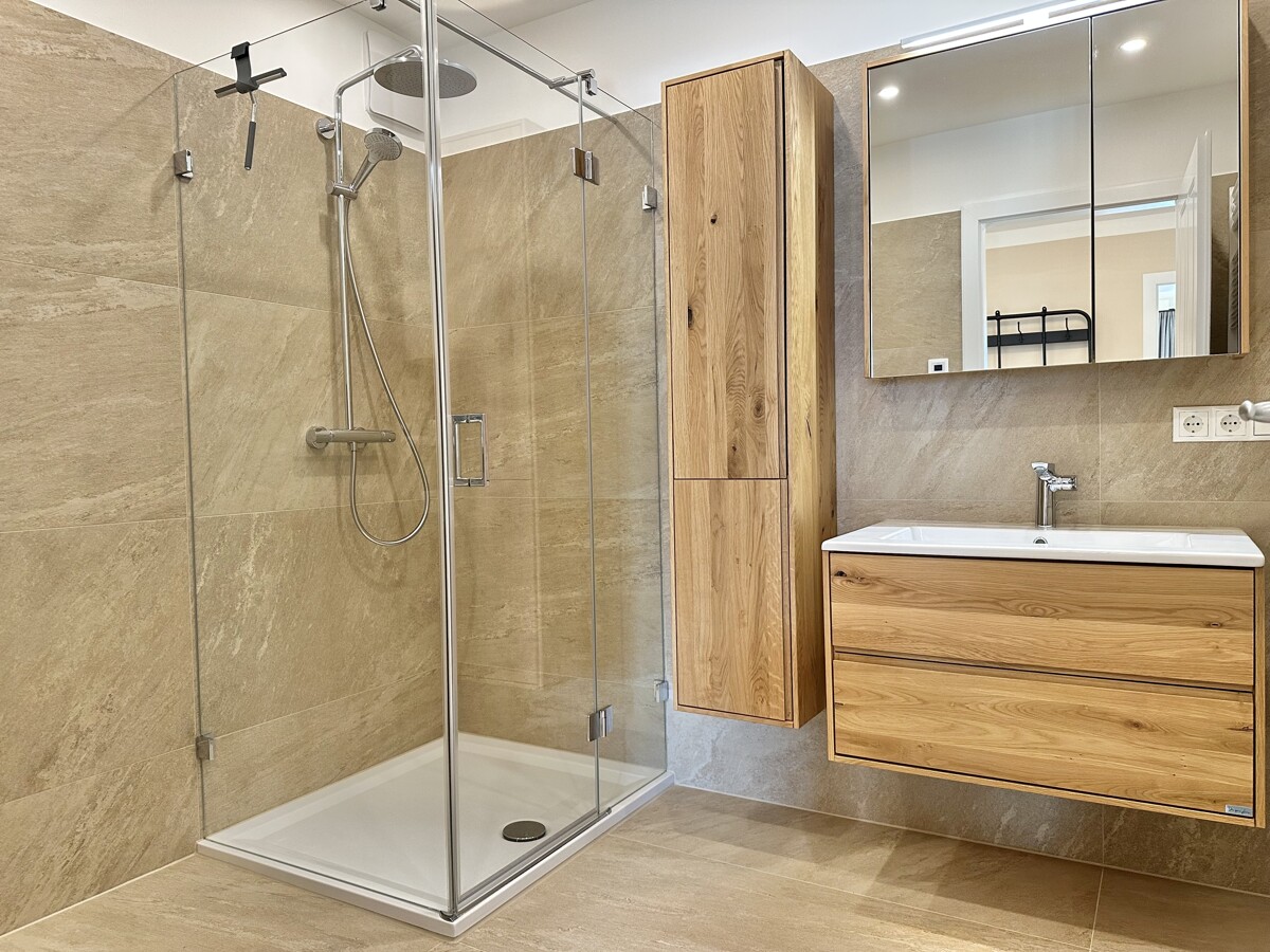 Hochwertig sanierte, barrierefreie 89m² Wohnung mit zwei Balkonen und traumhaftem Panoramablick!