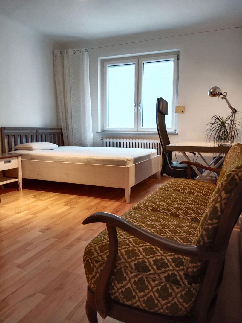 Möbl.Zi. 2er WG,3.Lift Stock,U4-Pilgramg. nah,TU-Wien 5 Min., 5.Bez.